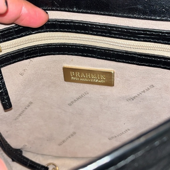 Brahmin Crocodile Black shoulder purse/Crossbody. Beautiful condition - Picture 8 of 9